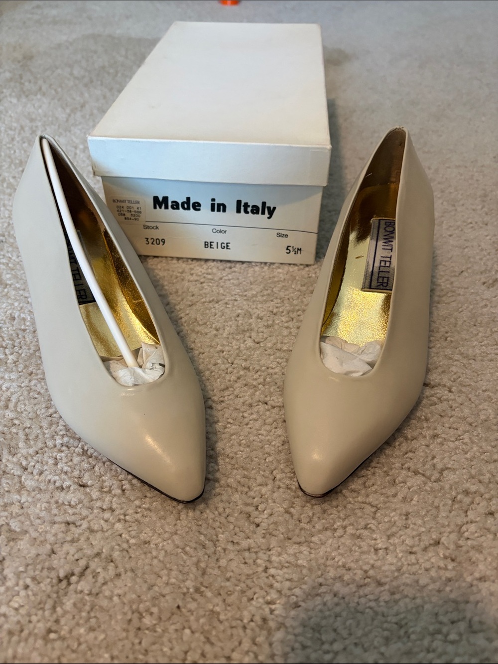 Vintage Bonwit Teller Beige Pointed Toe Women’s Pumps